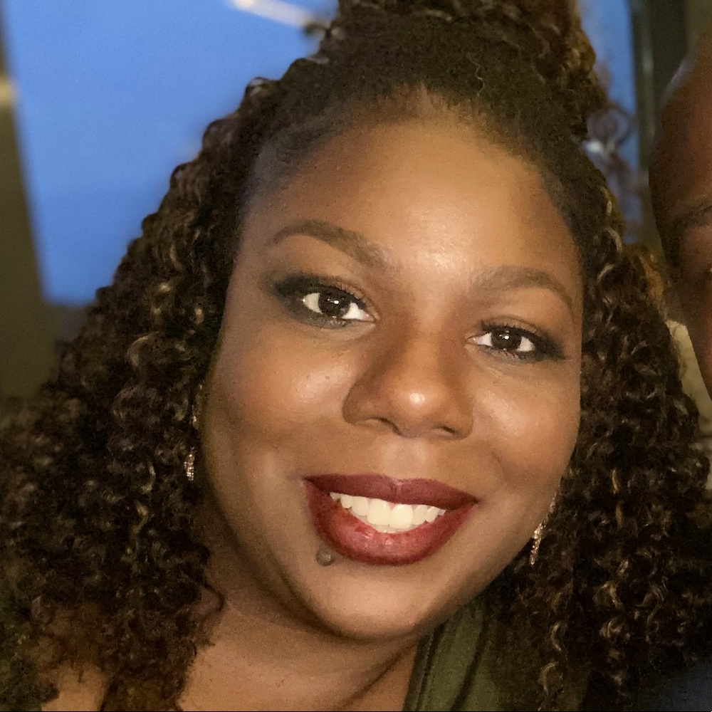 Meet your Posher, Cassandra